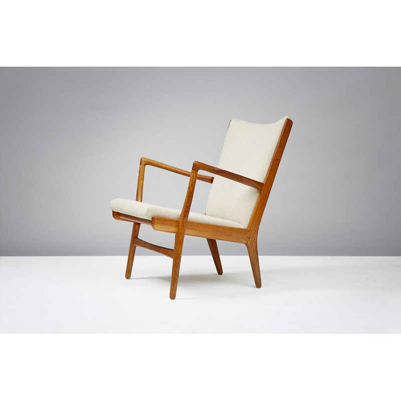 Vintage AP-16 armchair by Hans Wegner in oak - 1950s