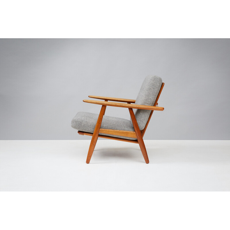 Fauteuils vintage GE-240 gris par Hans J. Wegner - 1955