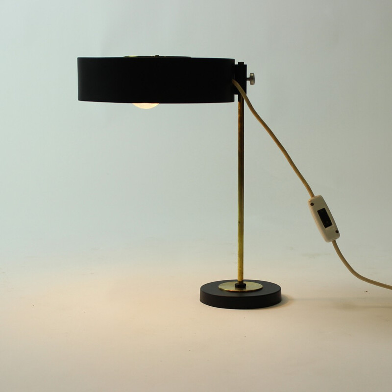 Lampe de table vintage en laiton et métal noir, Tchécoslovaquie - 1950