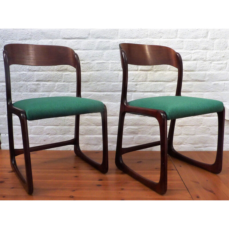 Suite de 2 chaises vertes "Traineau" par Baumann - 1950