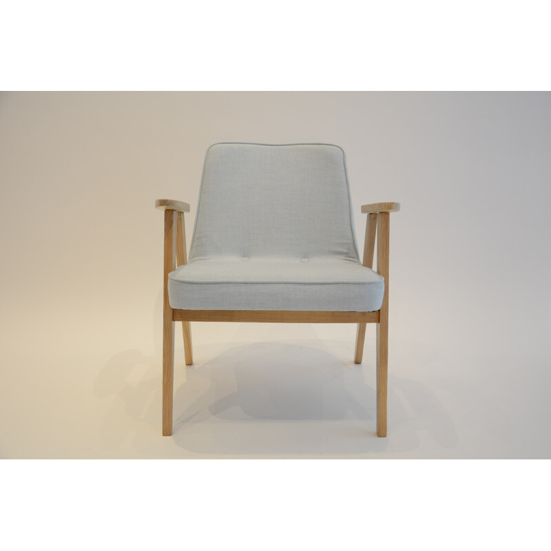 Fauteuil 366 vintage bleu clair de J. Cherowski - 1962