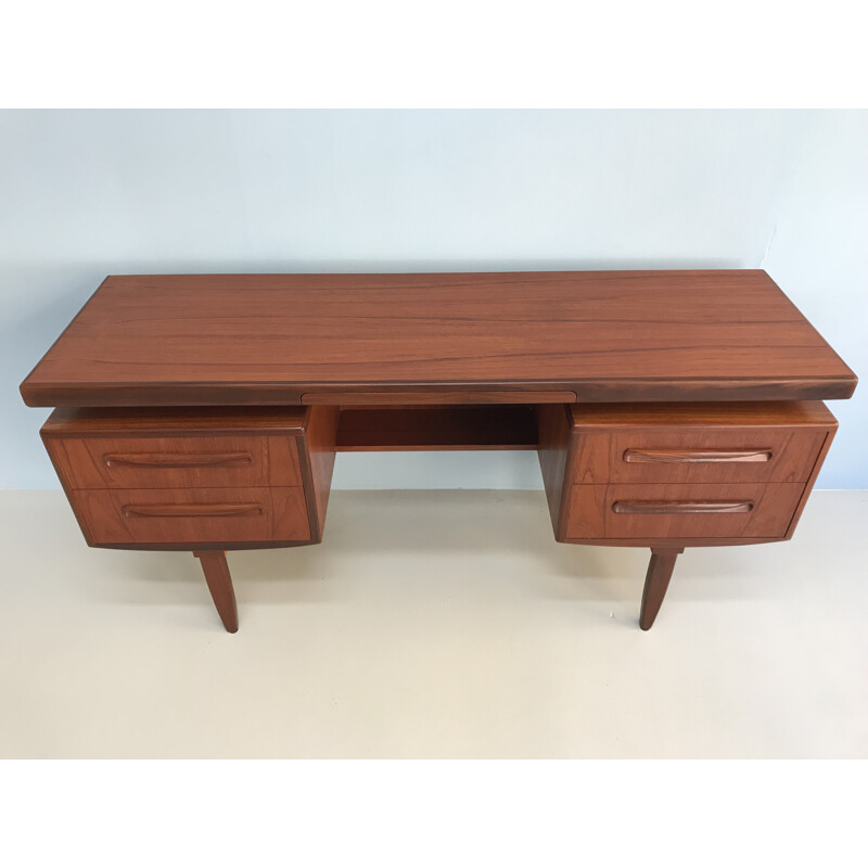 Bureau vintage en teck par G-Plan - 1960