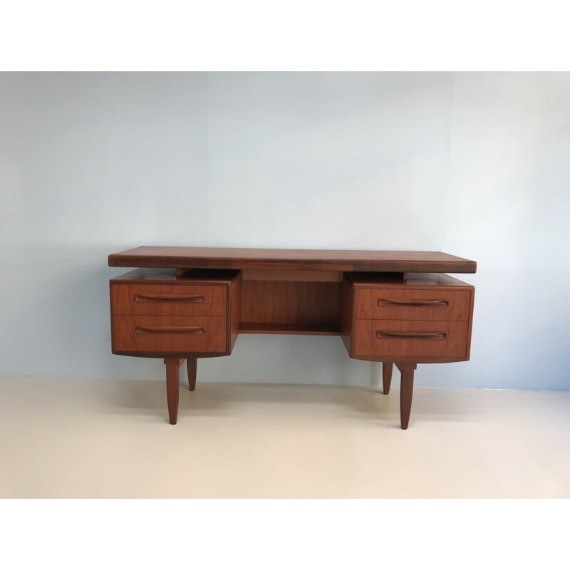 Bureau vintage en teck par G-Plan - 1960