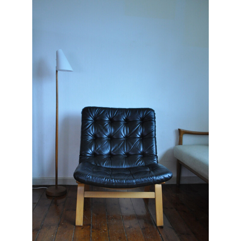 Danish Vintage black leather lounge chair - 1970s