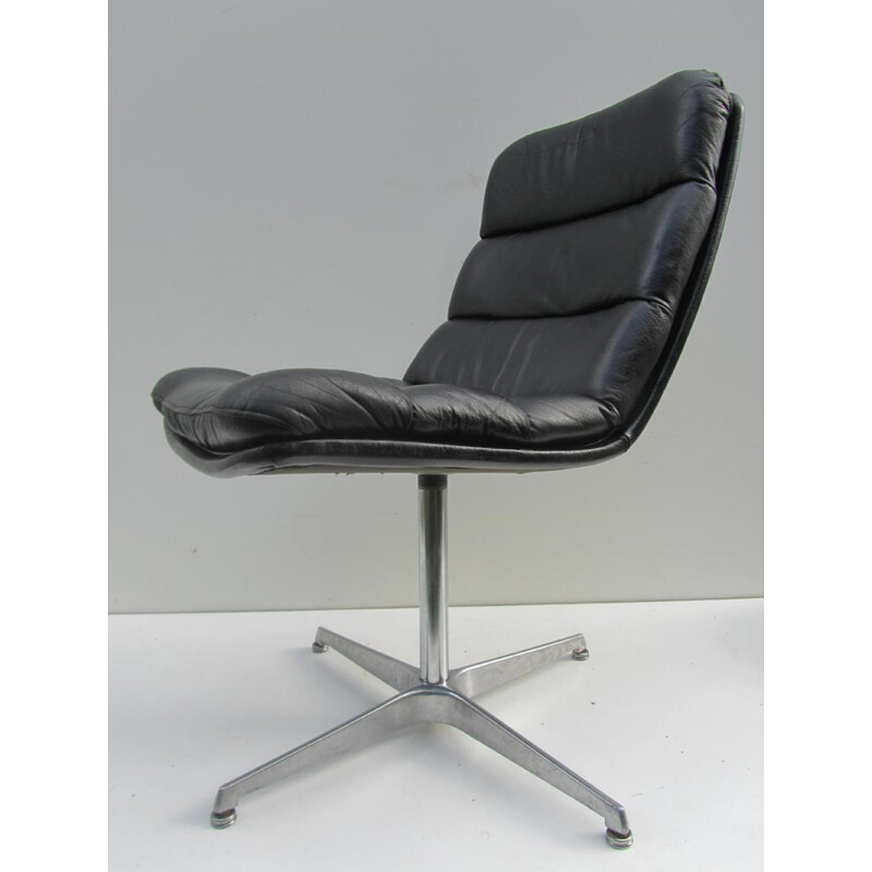 Swivel chair in black leather and chrome, Geoffrey HARCOURT - 1960s