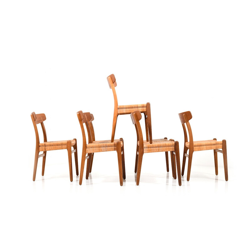 Suite de 7 chaises vintage "CH23" par Hans Wegner pour Carl Hansen & Son - 1950