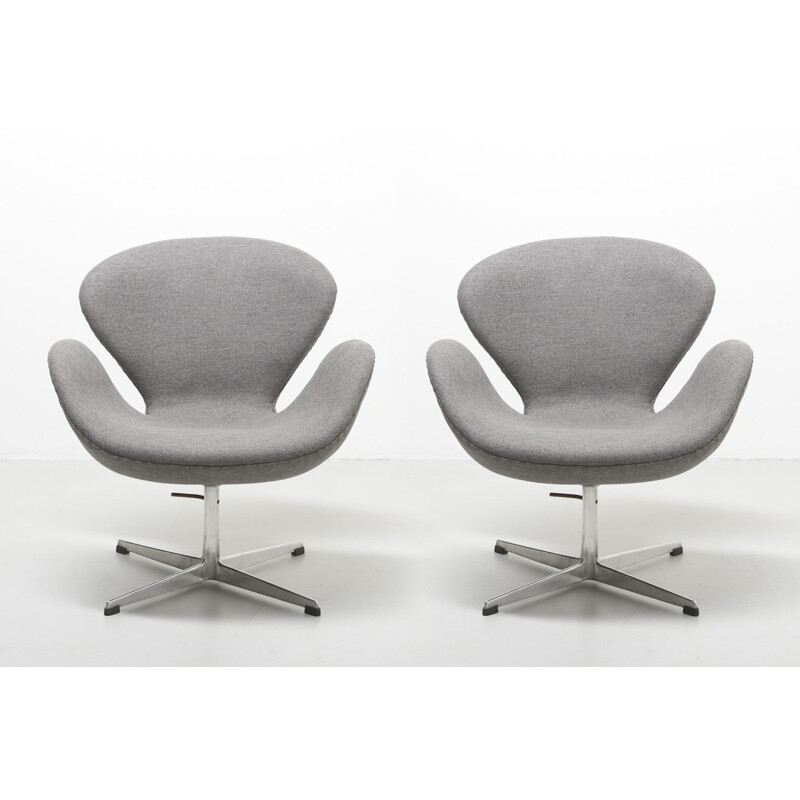 Paire de fauteuils Swan par Arne Jacobsen - 1950