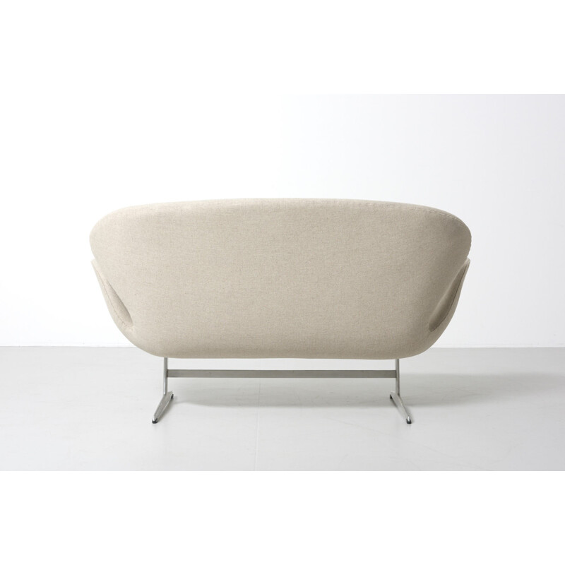 Canapé Swan vintage par Arne Jacobsen - 1960