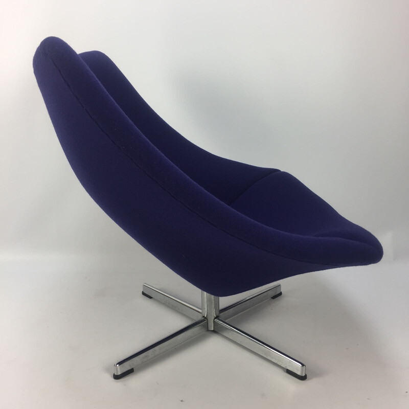 Vintage Oyster Chair with cross base by Pierre Paulin for Artifort - 1960s