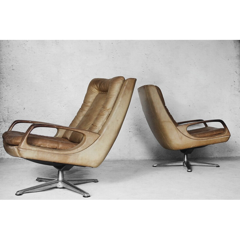 Suite de 2 fauteuils Pivotants en Cuir par Carl Straub - 1950
