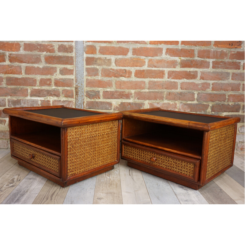 Suite de 2 Tables de Chevets francais en bois, rotin et simili cuir - 1960