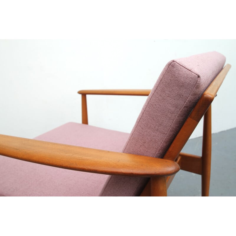 Vintage scandinavian pink armchair in beech - 1960s