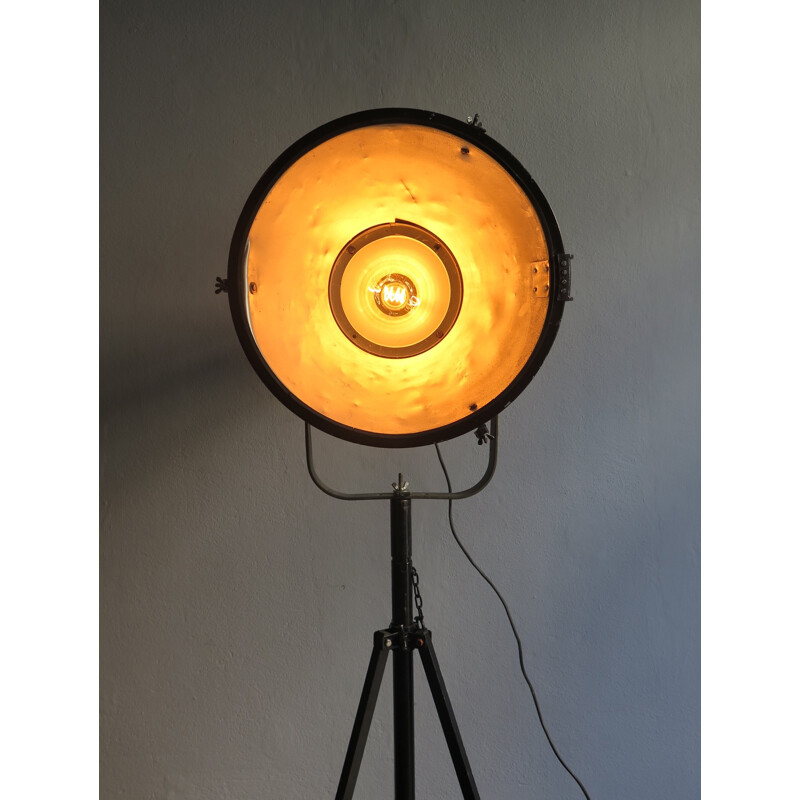 Grand lampadaire vintage noir industriel - 1940