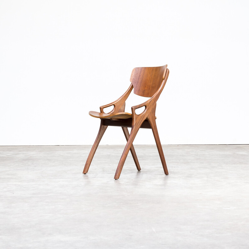 Suite de 4 chaises à repas vintage par Arne Hovmand Olsen pour Mogens Kold - 1950