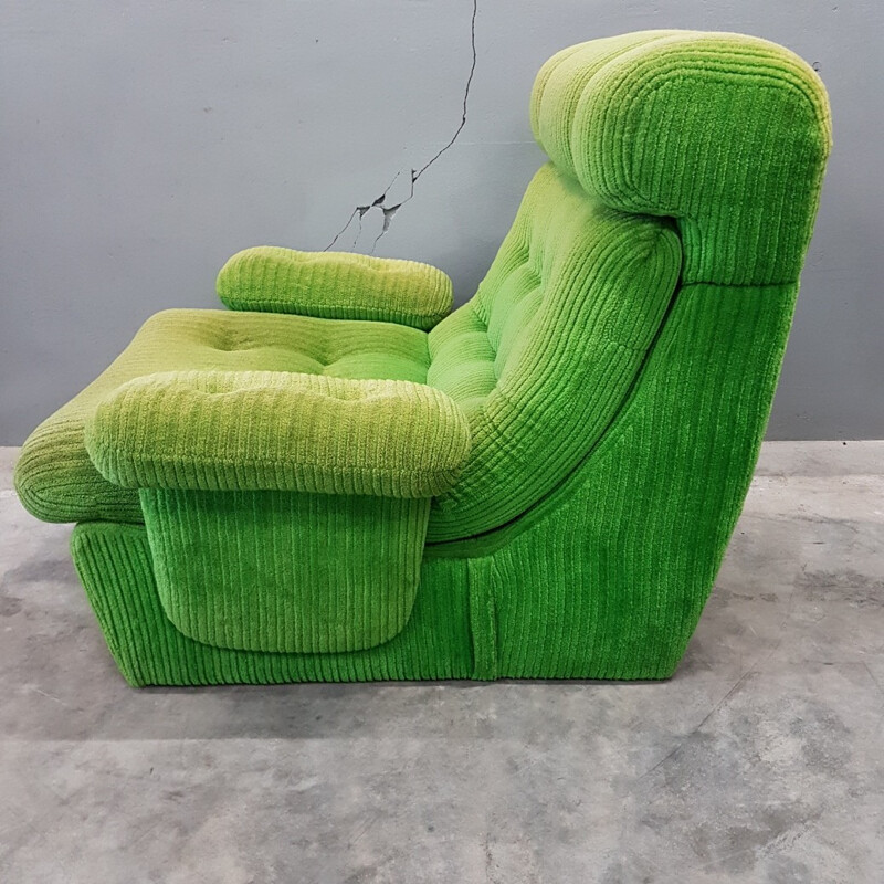 Fauteuil lounge en velours vert pomme d'ère spatiale - 1970