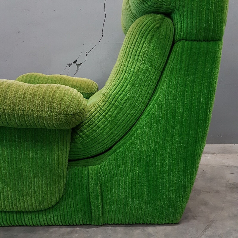 Fauteuil lounge en velours vert pomme d'ère spatiale - 1970