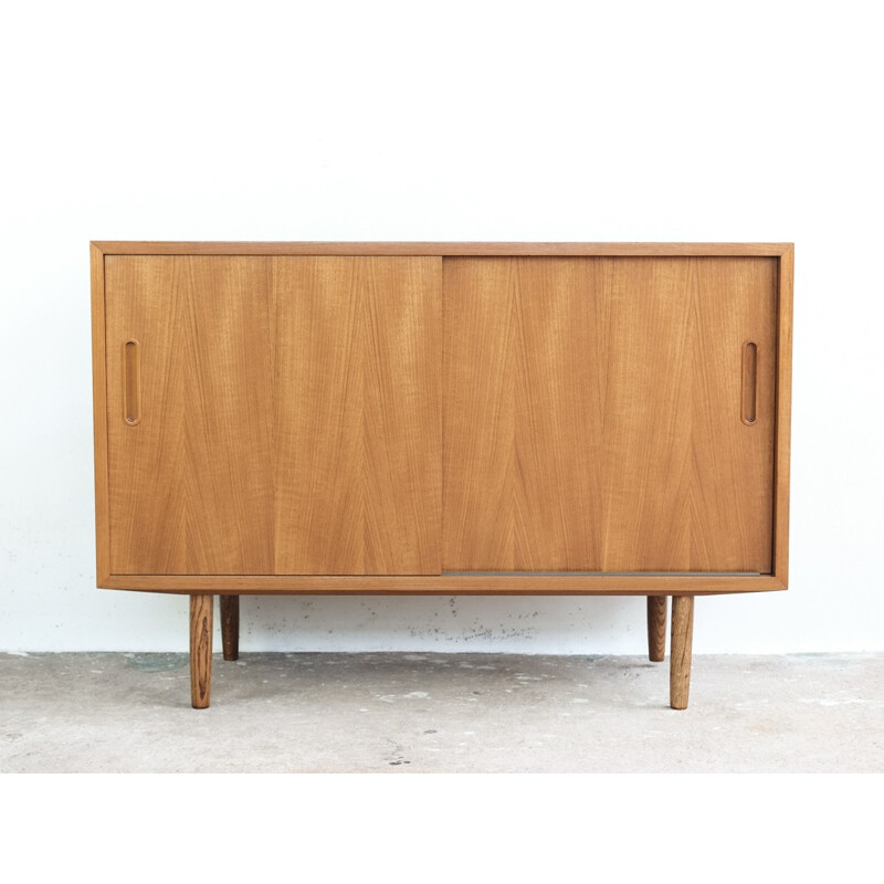 Small vintage sideboard in teak by Hundevad - 1960s