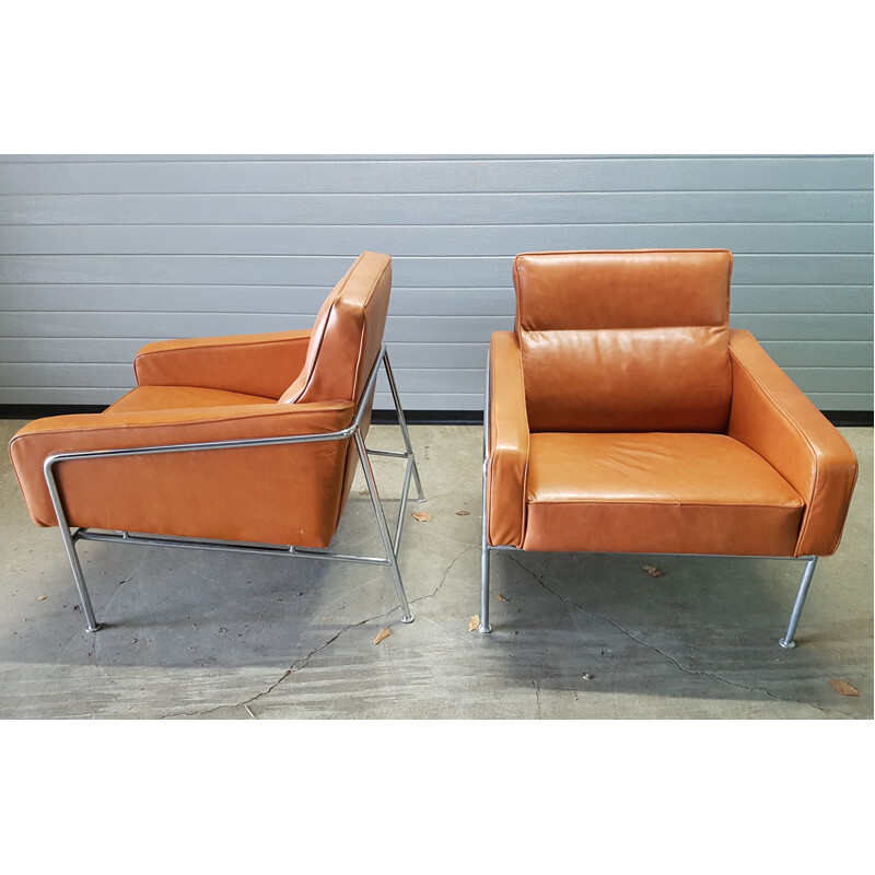 Set of 2 vintage armchairs "3303" in leather by Arne Jacobsen for Fritz Hansen - 1970s