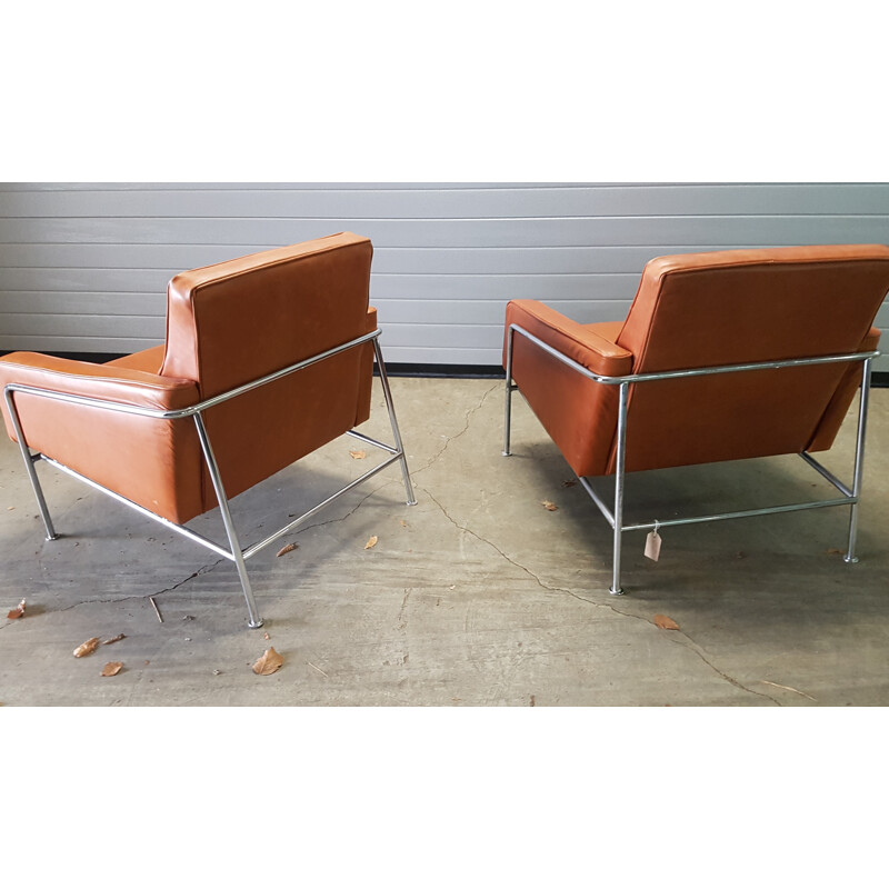 Set of 2 vintage armchairs "3303" in leather by Arne Jacobsen for Fritz Hansen - 1970s