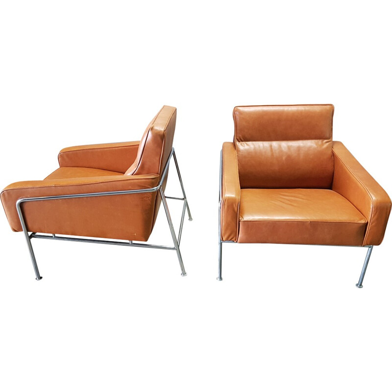 Suite de 2 fauteuils "3303" vintage en cuir par Arne Jacobsen pour Fritz Hansen - 1970