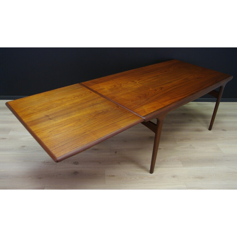 Scandinavian Vintage Teak Dinning Table by Johannes Andersen - 1960s