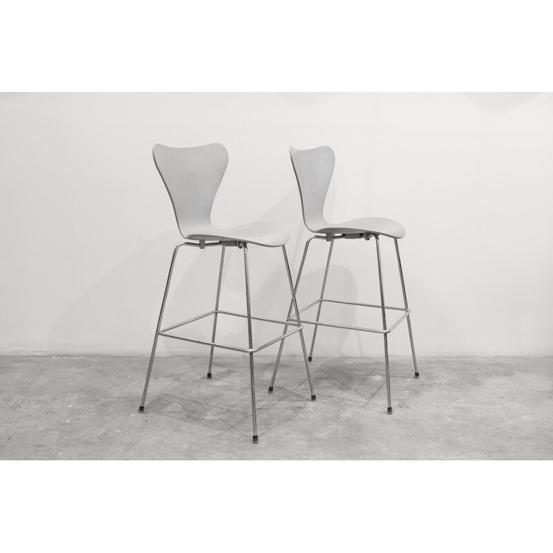 Vintage pair of silver gray lacquered bar stools by Arne Jacobsen - 2000