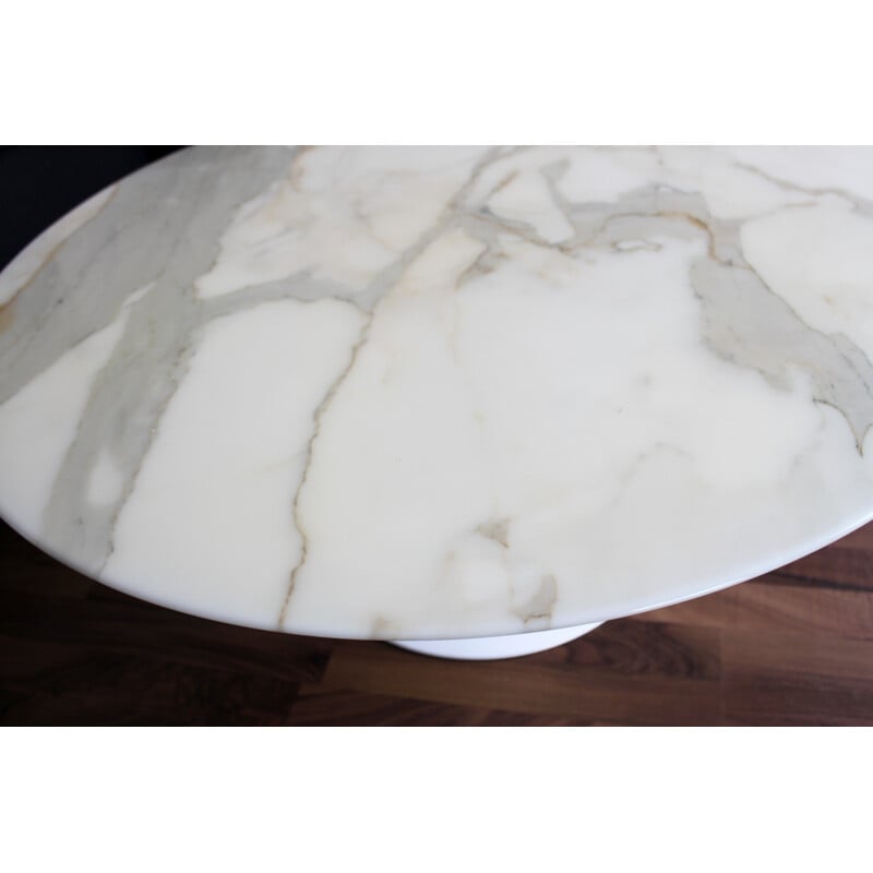 Vintage carrara marble "Tulip" coffee table by Eero Saarinen - 1950s