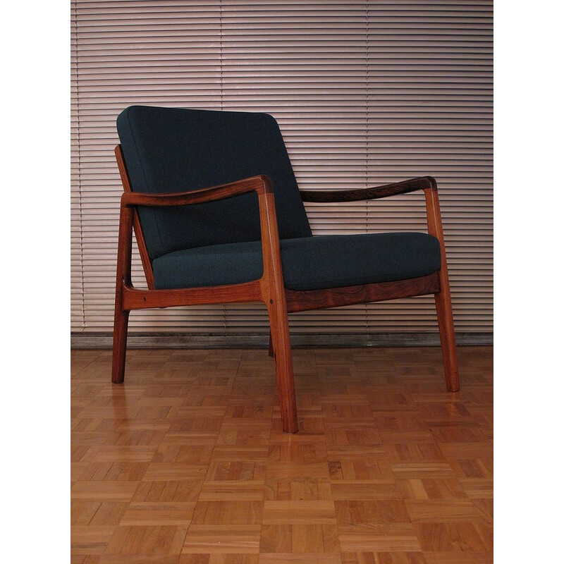 Vintage rosewood lounge chair by Ole Wanscher - 1960s