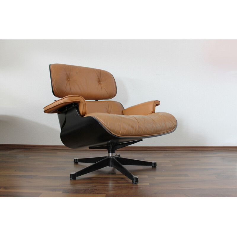 Vintage lounge chair by Ray and Charles Eames from Vitra - 1980s