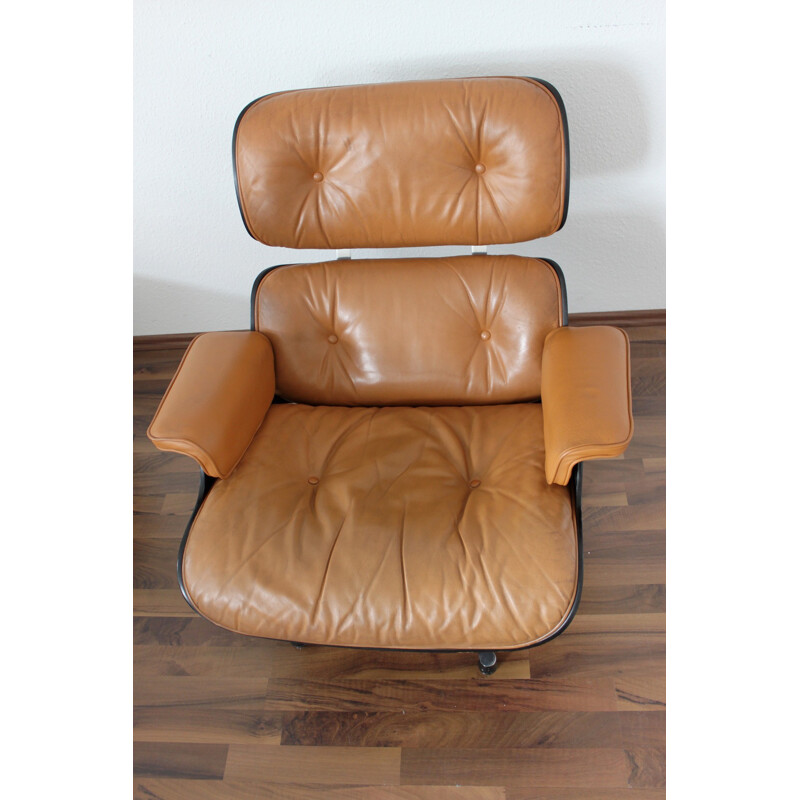 Vintage lounge chair by Ray and Charles Eames from Vitra - 1980s