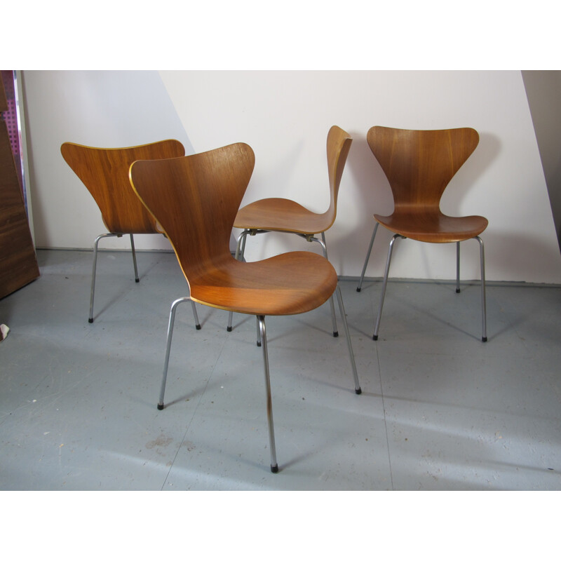 Ensemble de 4 chaises série 7 en teck et métal, Arne Jacobsen - 1960