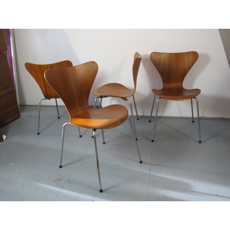 Set of four serie 7 chairs, Arne JACOBSEN - 1960s
