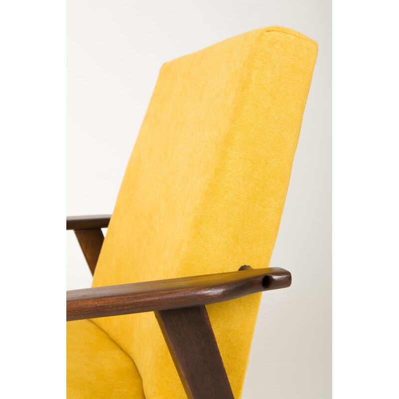 Dante" Mosterdgele fauteuil van Henryk Lis - 1960