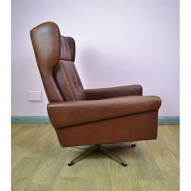 Vintage Danish brown leather swivel lounge armchair by Skippers Mobler - 1960s