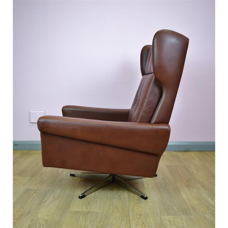 Vintage Danish brown leather swivel lounge armchair by Skippers Mobler - 1960s