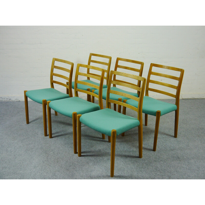 Ensemble de 6 chaises scandinaves en chêne et tissu vert, Niels O. MÖLLER - 1960