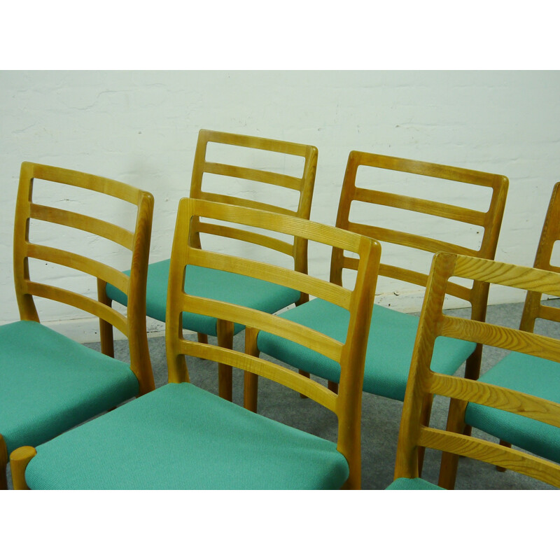 Set 6 Scandinavian chairs in oakwood and fabric, Niels O. MÖLLER - 1960s