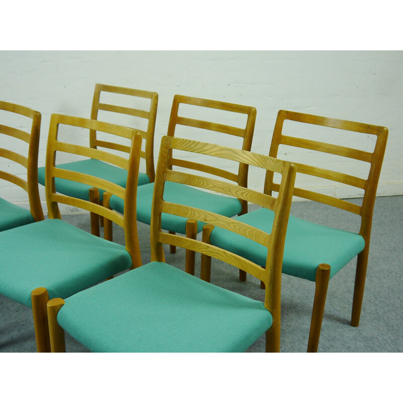 Set 6 Scandinavian chairs in oakwood and fabric, Niels O. MÖLLER - 1960s