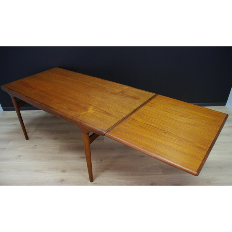 Vintage teak dining table by Johannes Andersen - 1960s