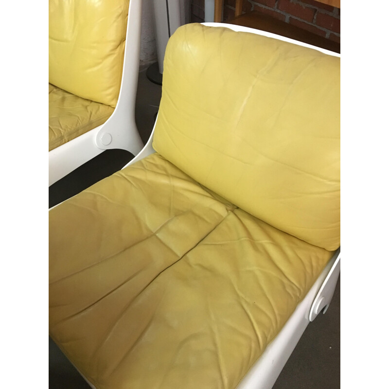 Set of 4 easy chairs in fiberglass and mustard yellow leather - 1970s