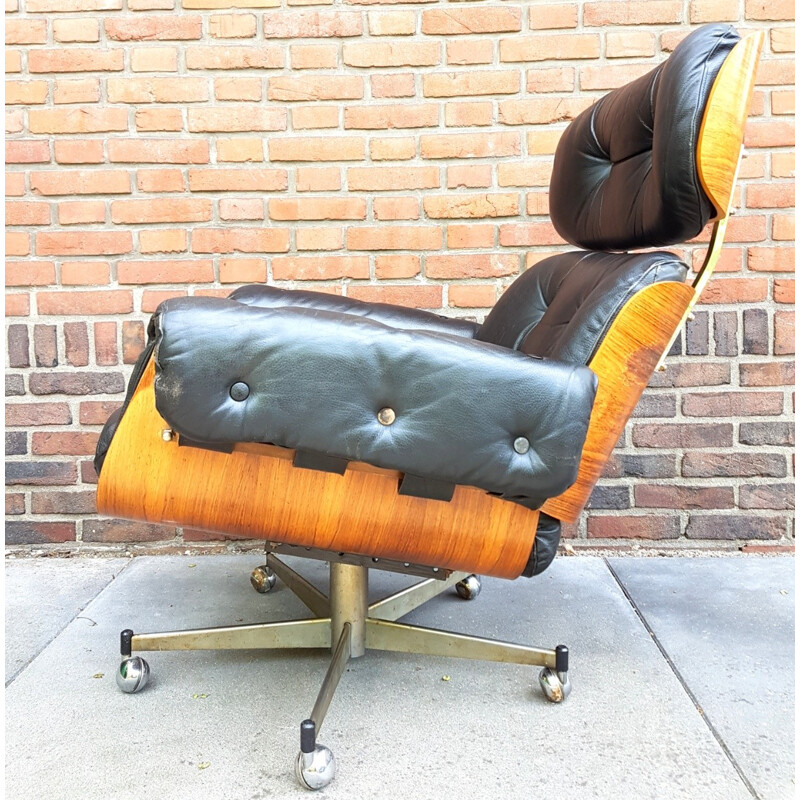 Vintage leather armchair by Martin Stoll for Giroflex - 1960s