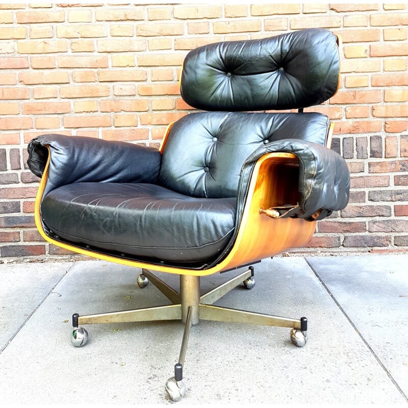 Vintage leather armchair by Martin Stoll for Giroflex - 1960s
