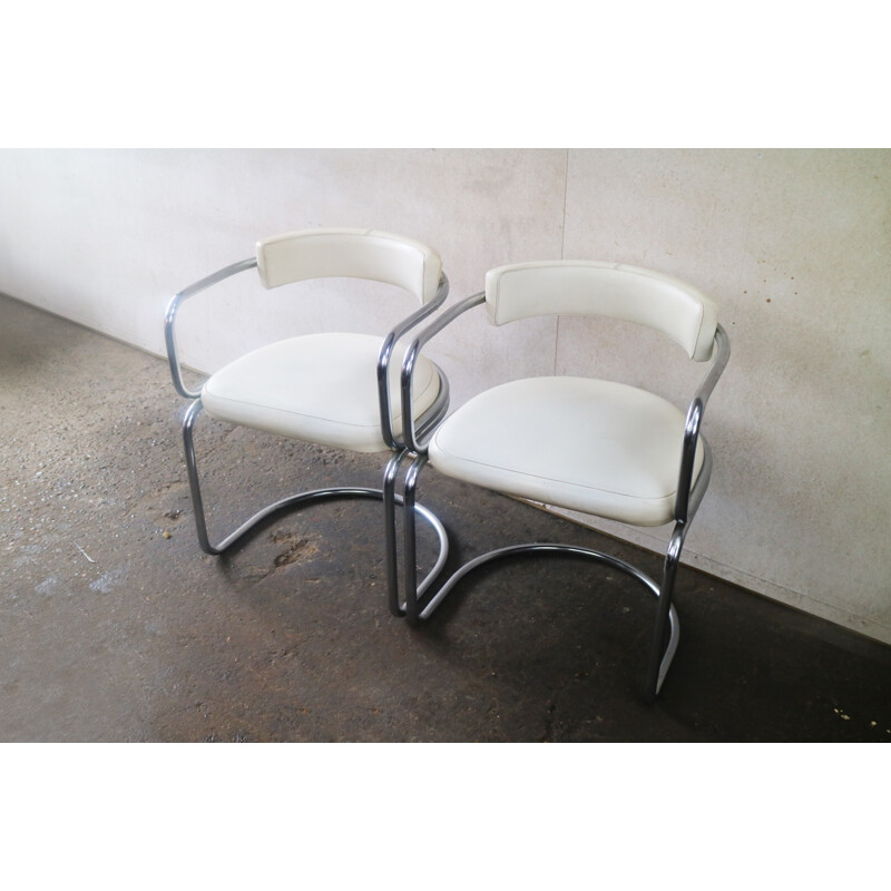 Paire de chaises vintage en vinyle blanc et chrome - 1970