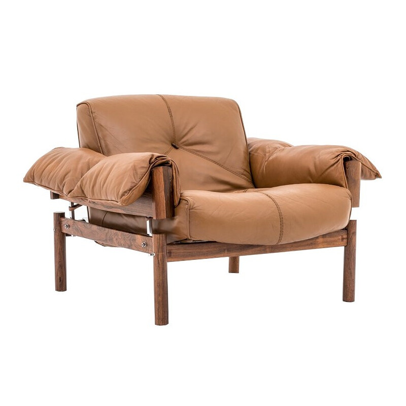 Suite de 4 fauteuils en cuir et palissandre de Percival Lafer - 1960