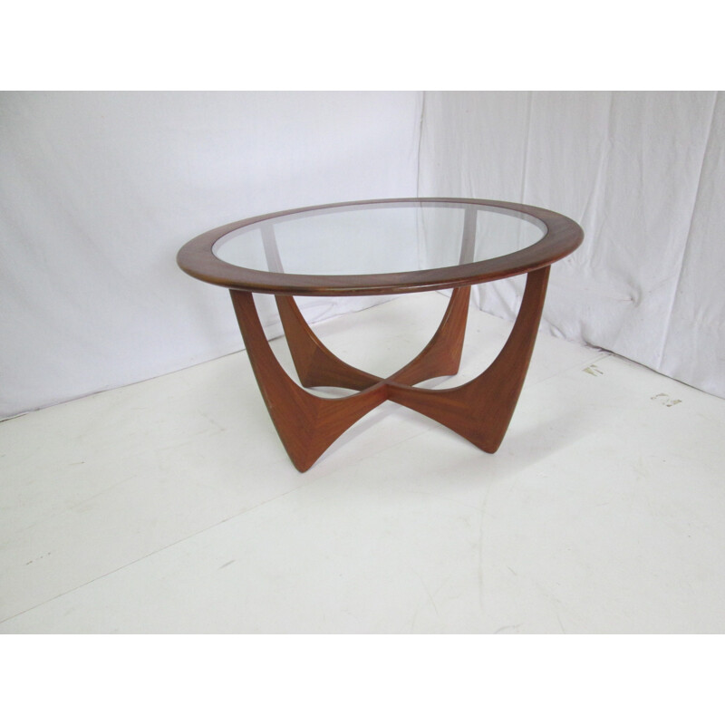 Table basse ronde Astro de Wilkins par Gplan - 1960