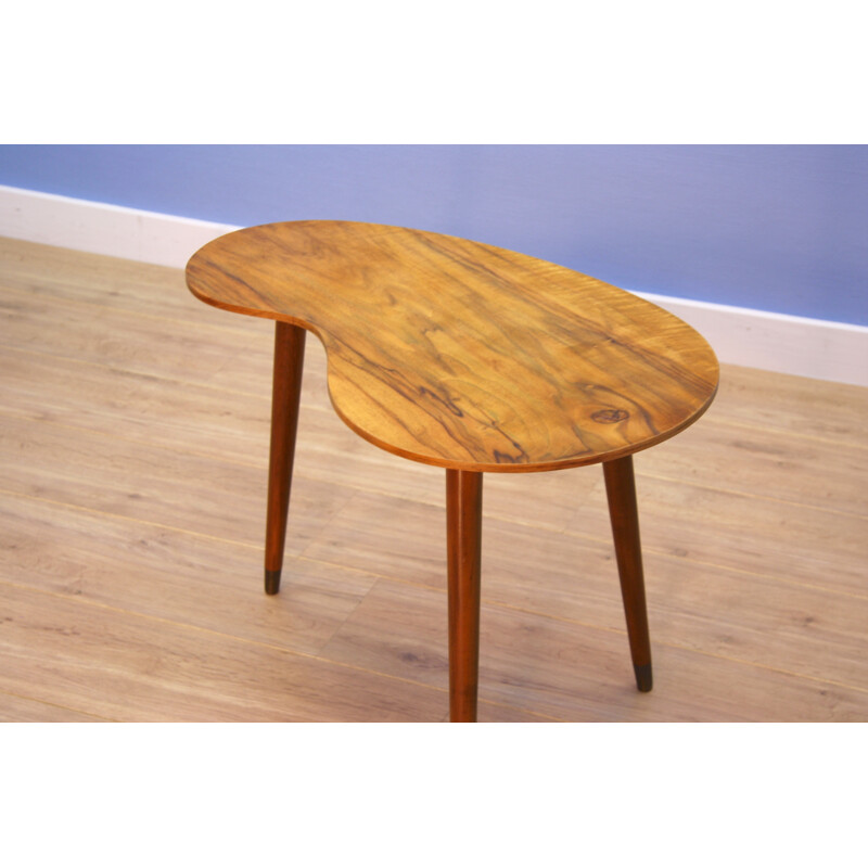Vintage danish side table in walnut - 1960s