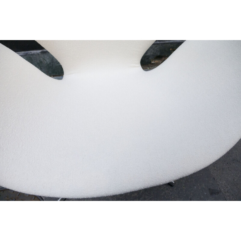 Paire de fauteuils "Swan Chair" d'Arne Jacobsen par Fritz Hansen - 1990