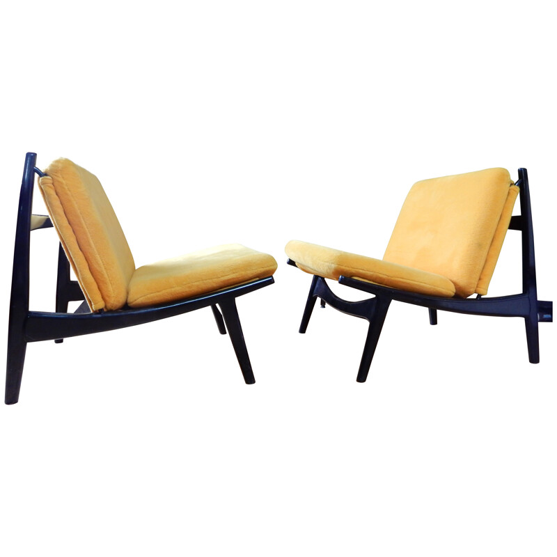 Paire de fauteuils en bois laqué et tissu jaune, Joseph André MOTTE - 1960