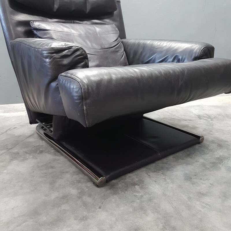 Fauteuil en cuir avec pouf par Rolf Benz - 1980