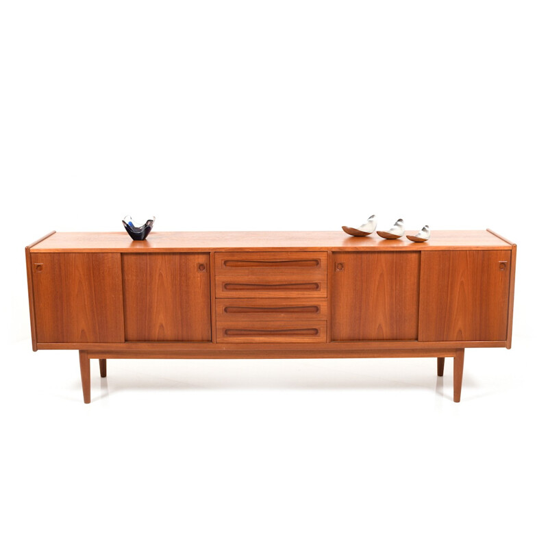 Enfilade vintage en teck par Johannes Andersen - 1960